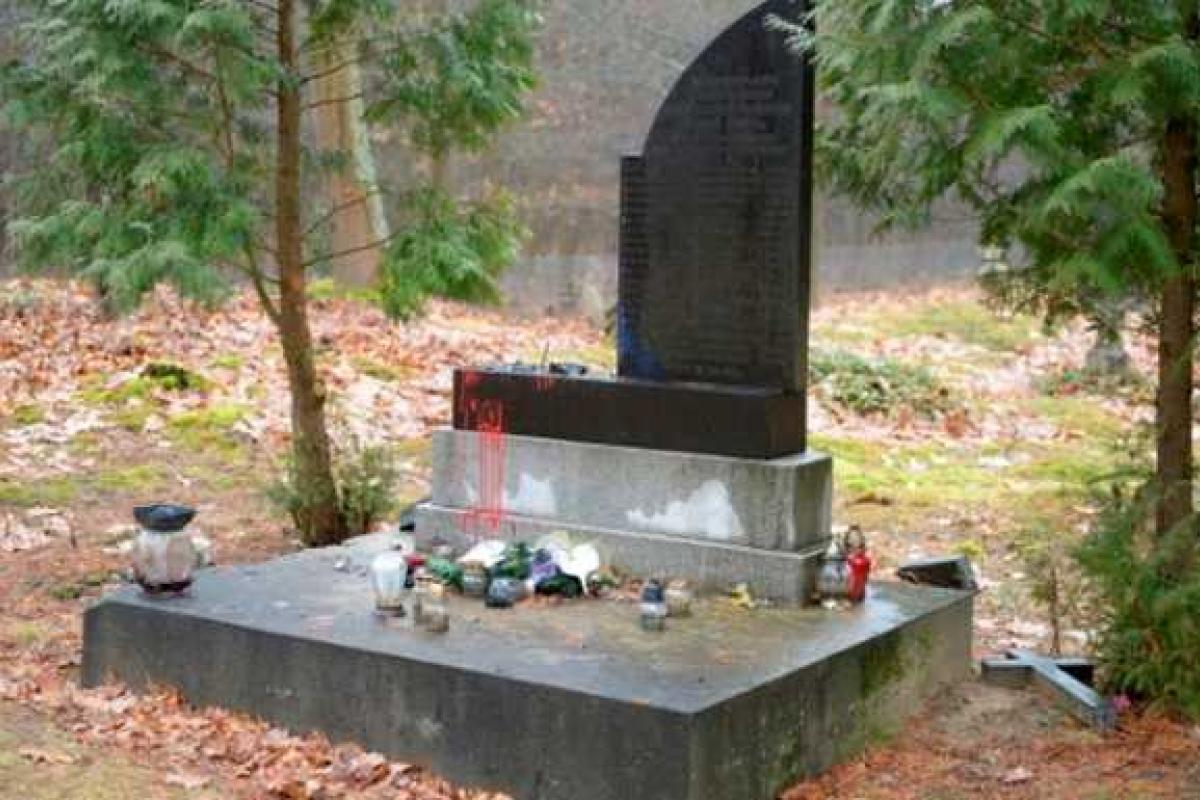 В Польше разбили памятник солдатам УПА