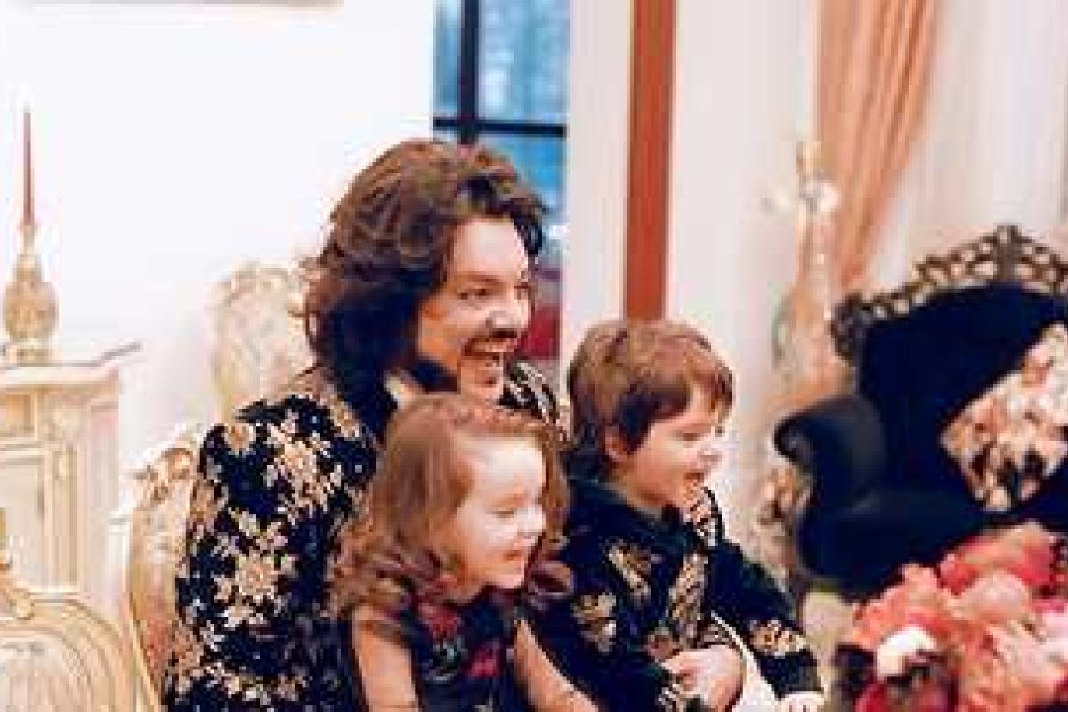 Филипп Киркоров показал подросших детей, похожих на него как две капли воды