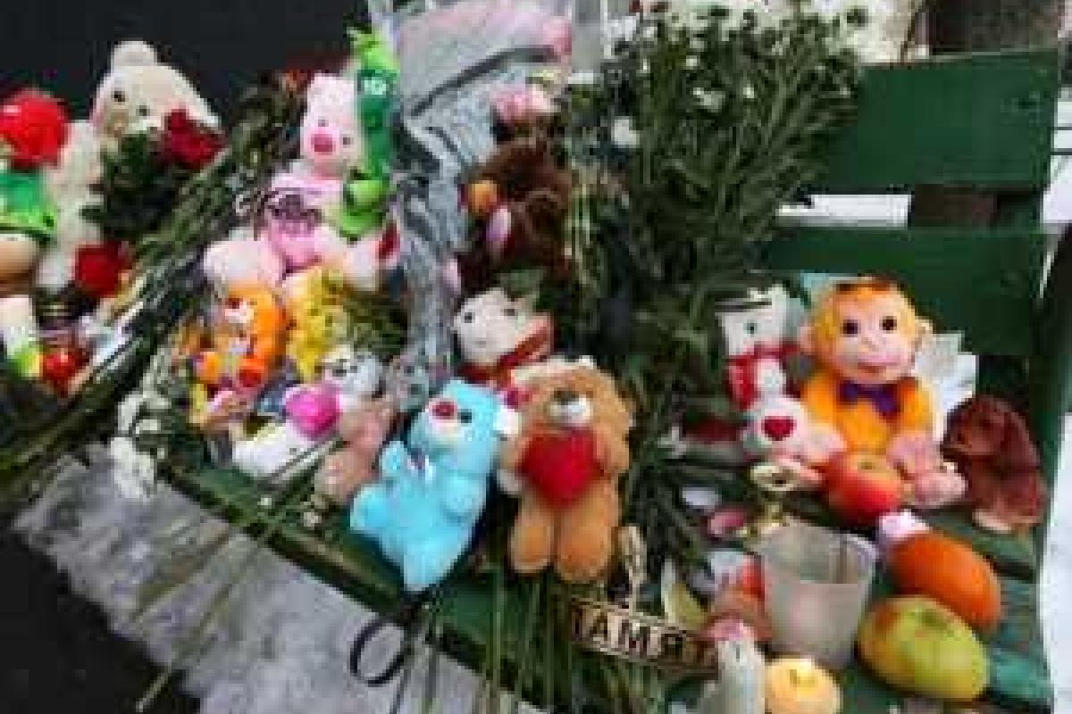 В России прошли тихие похороны девочки, зверски убитой няней - СМИ В России прошли тихие похороны девочки, зверски убитой няней - СМИ