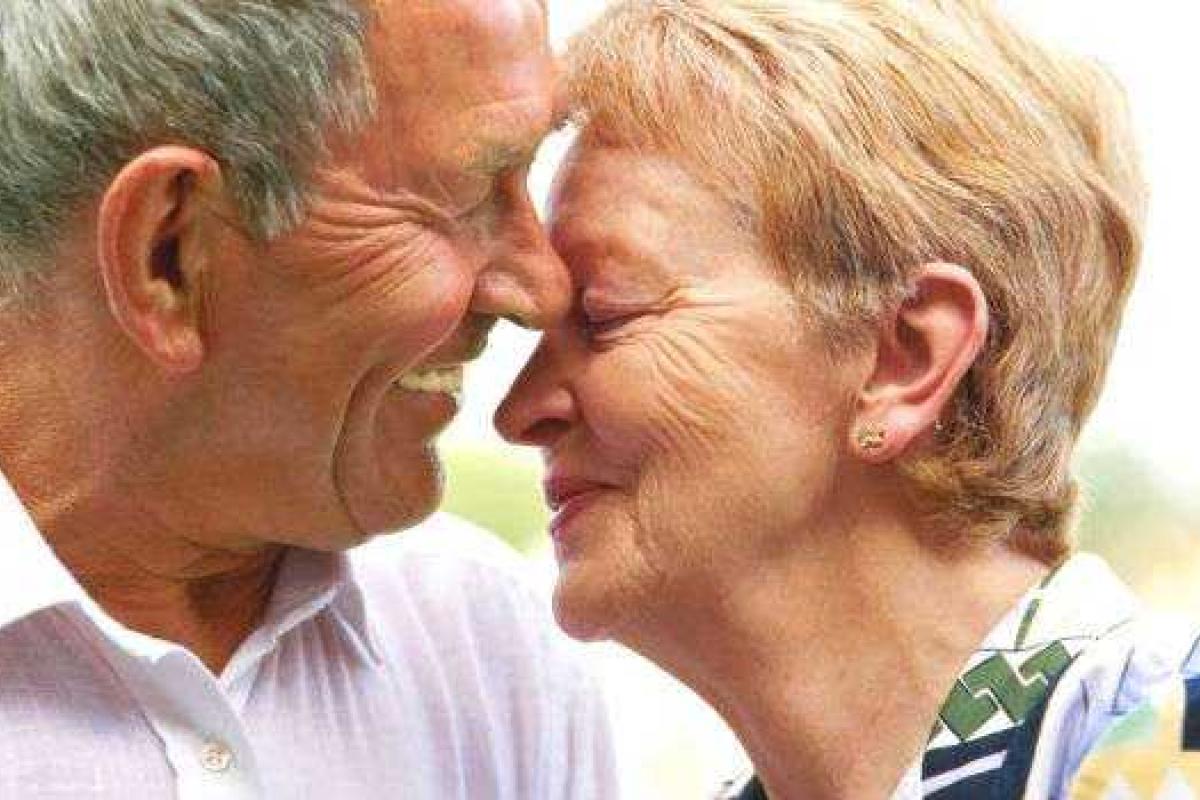 Женщины живут дольше, но хуже мужчин - ученые