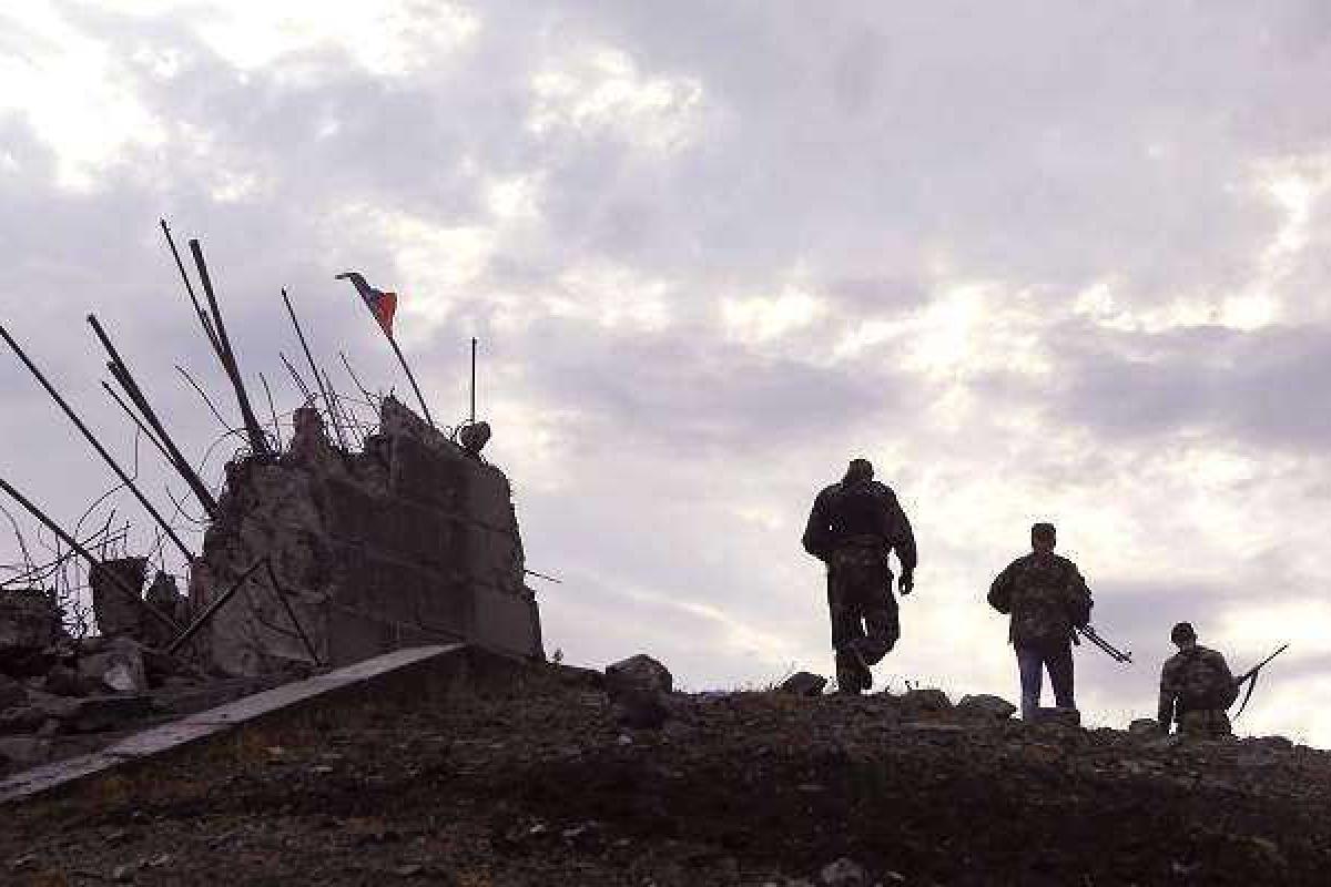 Боевики «ЛНР» активно проверяют бомбоубежища перед Пасхой Боевики «ЛНР» активно проверяют бомбоубежища перед Пасхой