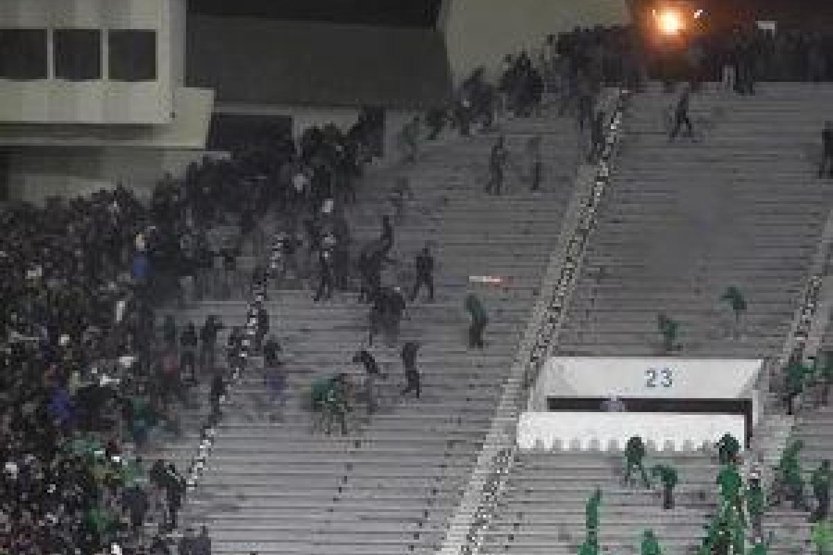 Во время футбольного матча в Марокко погибли три человека