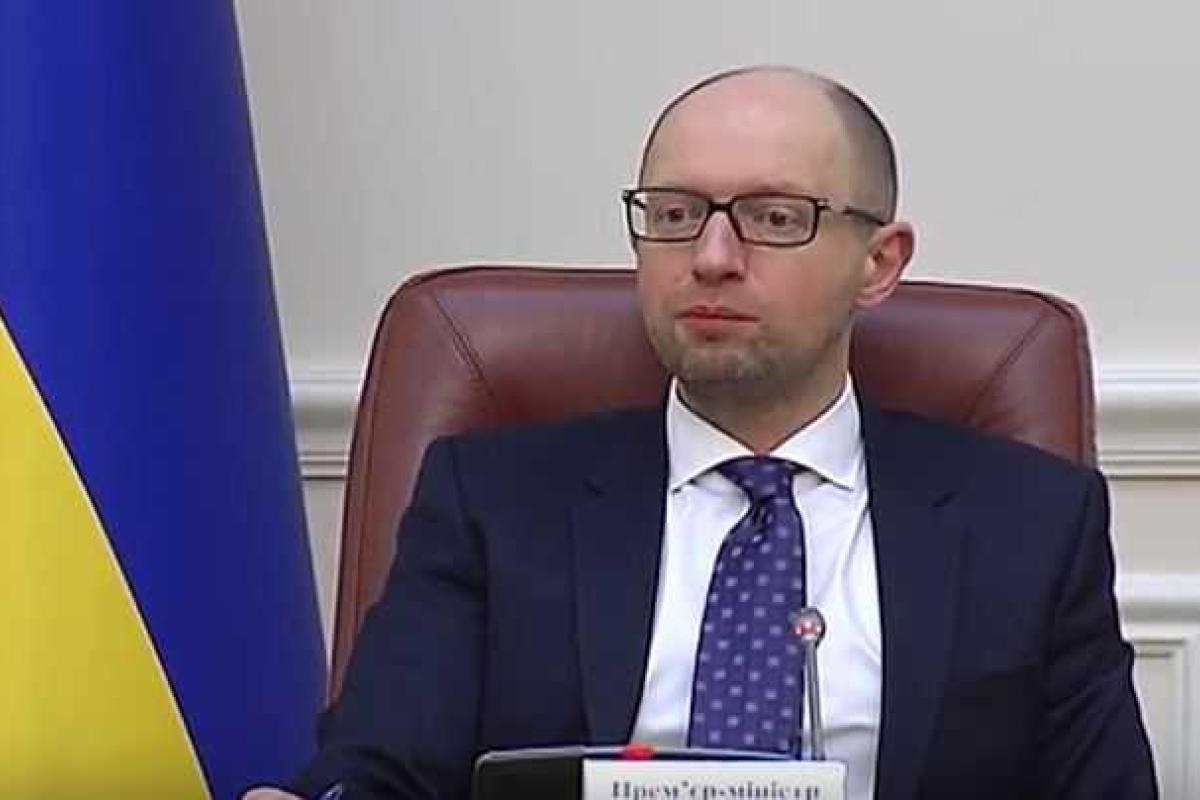 Яценюк призвал коалицию "забыть политические раздоры и интриги" Яценюк призвал коалицию "забыть политические раздоры и интриги"