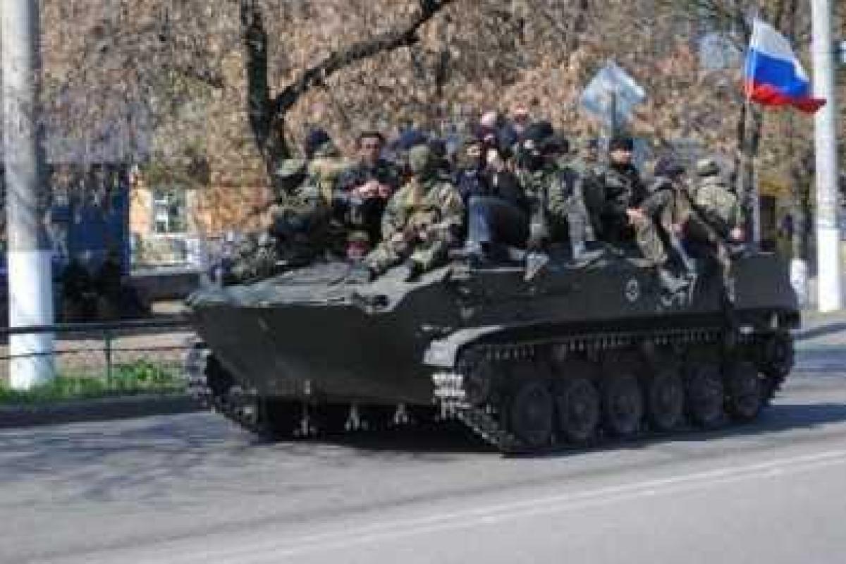 Боевики разместили запрещенные танки и "Грады" в районах Луганска, Красного Луча и Горловки