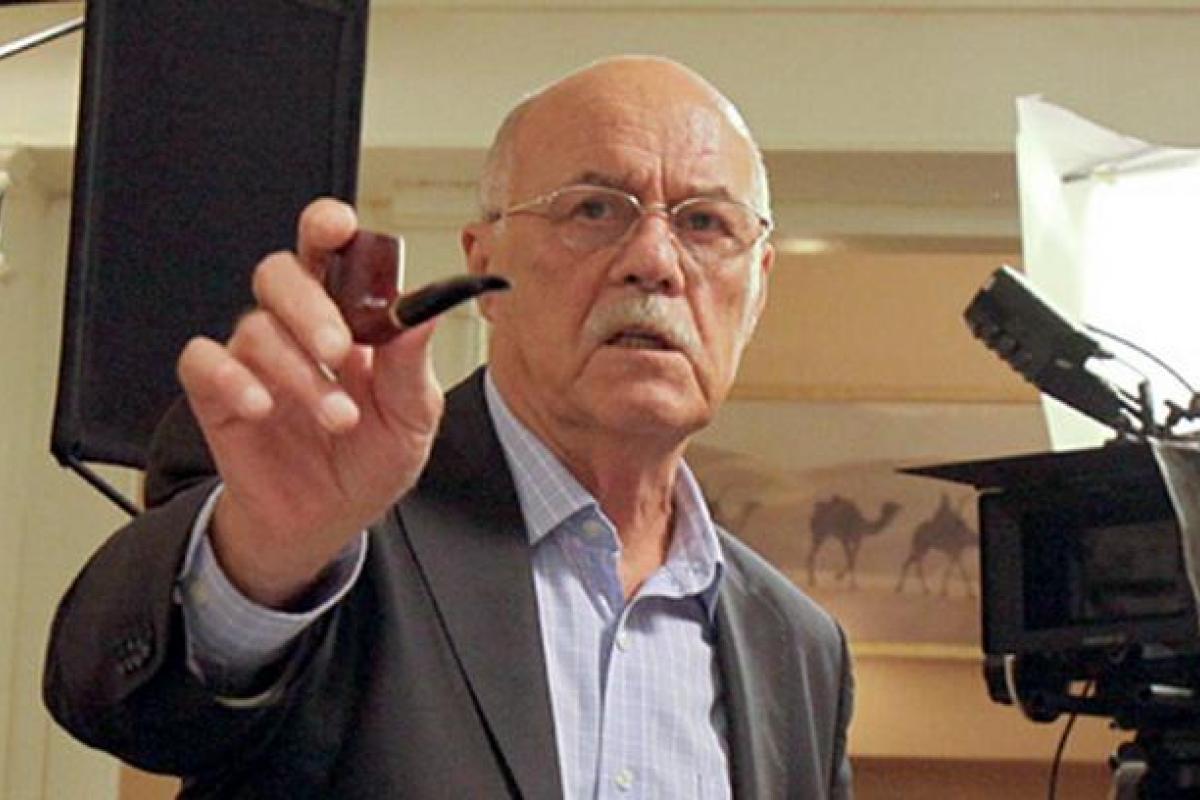 Станислав Говорухин на 80-летие получил в подарок бронзовую лошадь