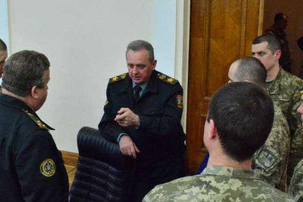 Муженко хочет изменить сержантскую вертикаль в ВСУ