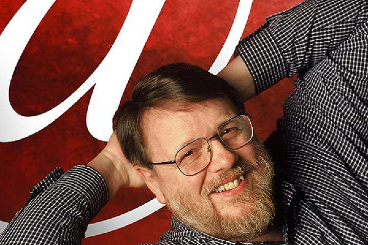 Умер "крестный отец" электронной почты Умер "крестный отец" электронной почты