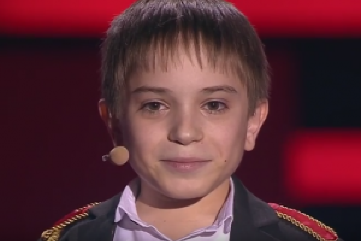 На шоу "Голос. Дети" мальчик-инвалид поразил наставников и зрителей своим пением