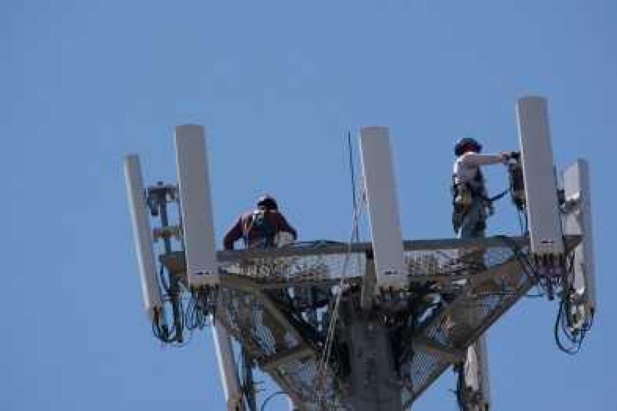 В "ДНР" решили уничтожить станции украинских операторов мобильной связи 