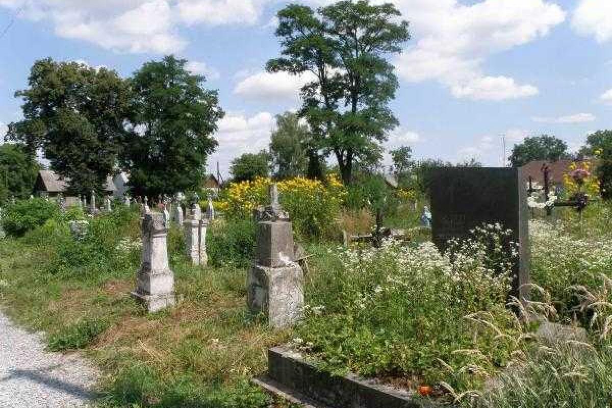 Возле кладбища во Львове нашли труп