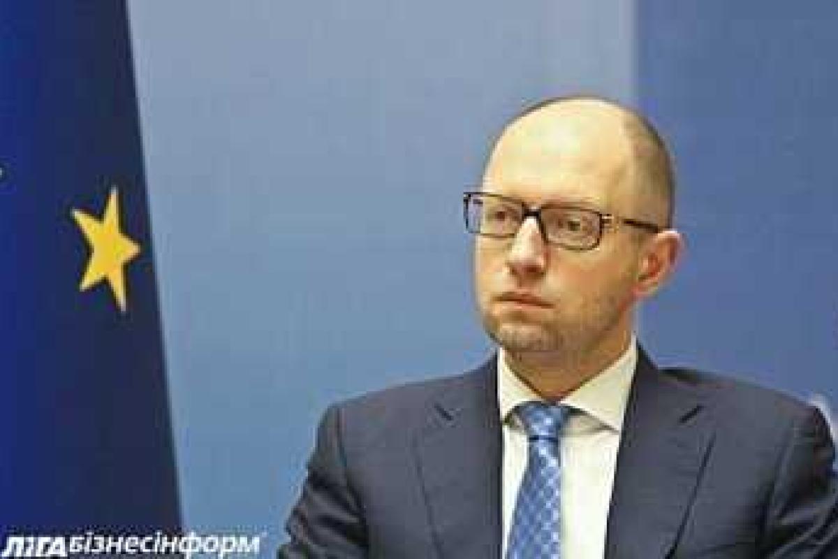 Яценюк: Досрочные выборы в Раду нужны олигархам и Кремлю Яценюк: Досрочные выборы в Раду нужны олигархам и Кремлю