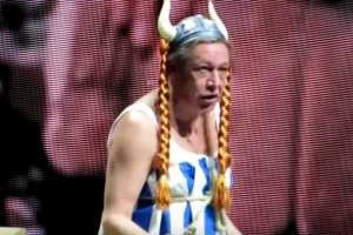 Михаил Ефремов жестко высмеял "чеченца" Депардье и Россию в своем выступлении Михаил Ефремов жестко высмеял "чеченца" Депардье и Россию в своем выступлении