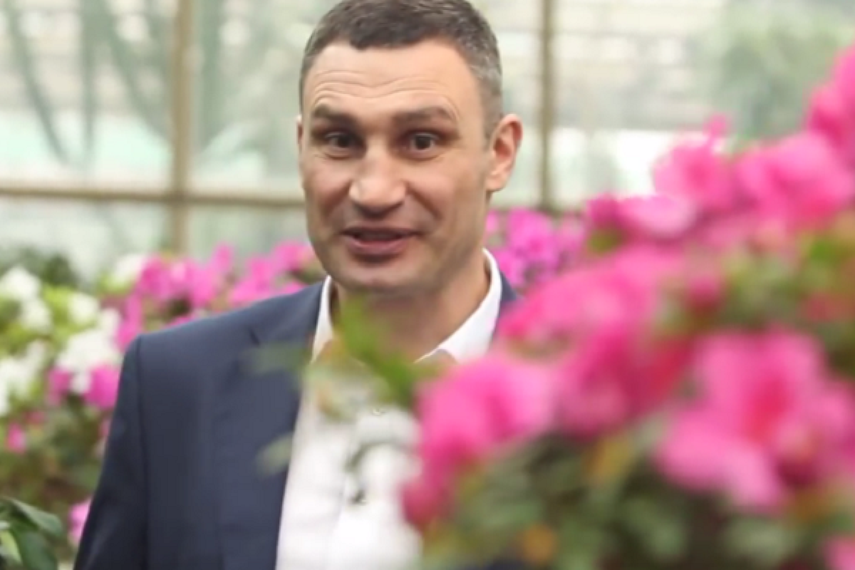 Кличко красноречиво поздравил женщин с 8 Марта