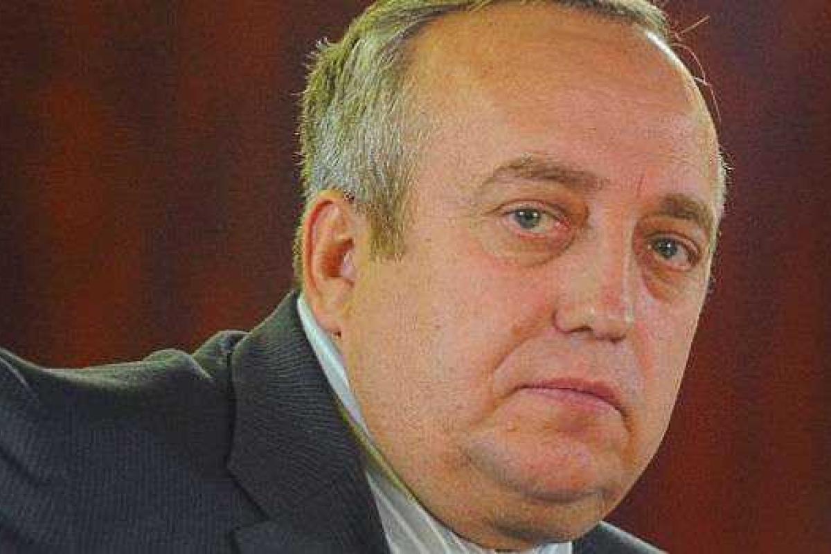 В России прокомментировали действия Парасюка с флагом РФ В России прокомментировали действия Парасюка с флагом РФ