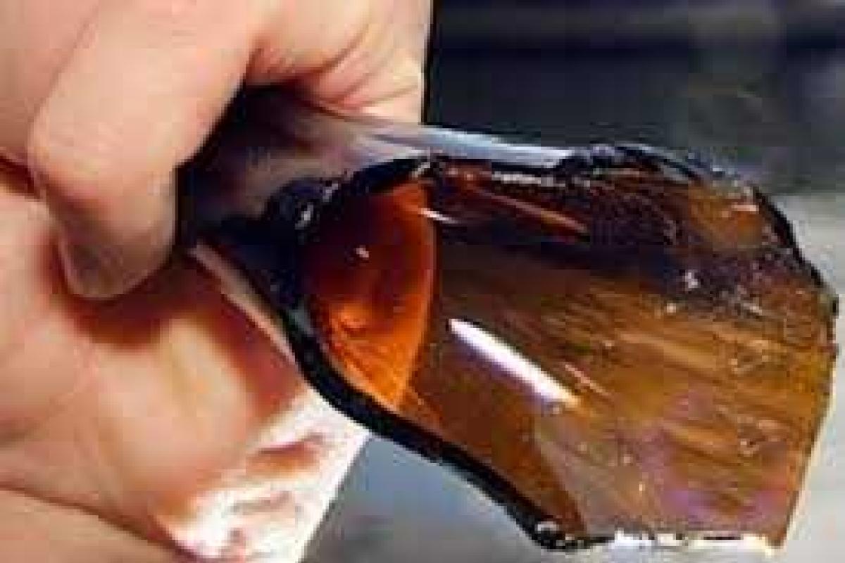 В Луганске пьяный рокер разбил голову своей девушке бутылкой