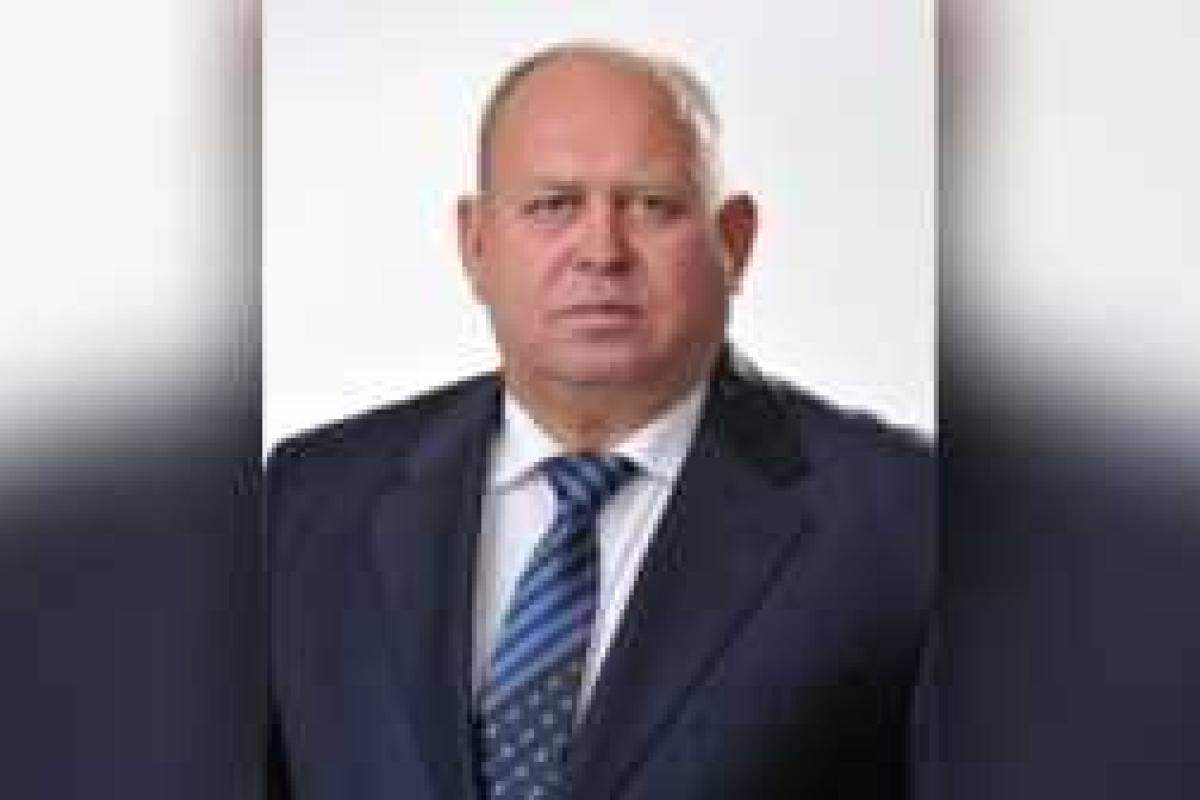 Ставропольский депутат погиб, влетев на элитном внедорожнике в грузовик Ставропольский депутат погиб, влетев на элитном внедорожнике в грузовик