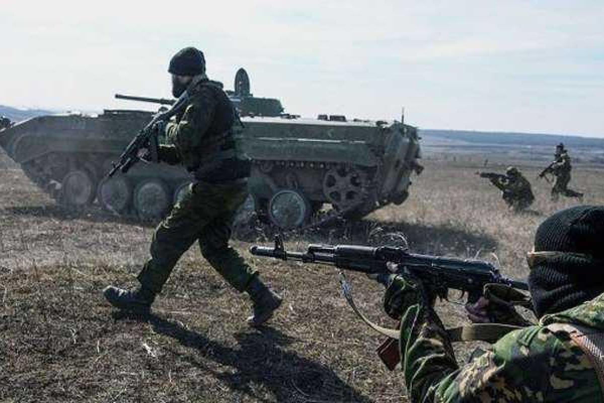Боевики стягивают технику и готовят прорыв со стороны Ясиноватой - очевидцы Боевики стягивают технику и готовят прорыв со стороны Ясиноватой - очевидцы