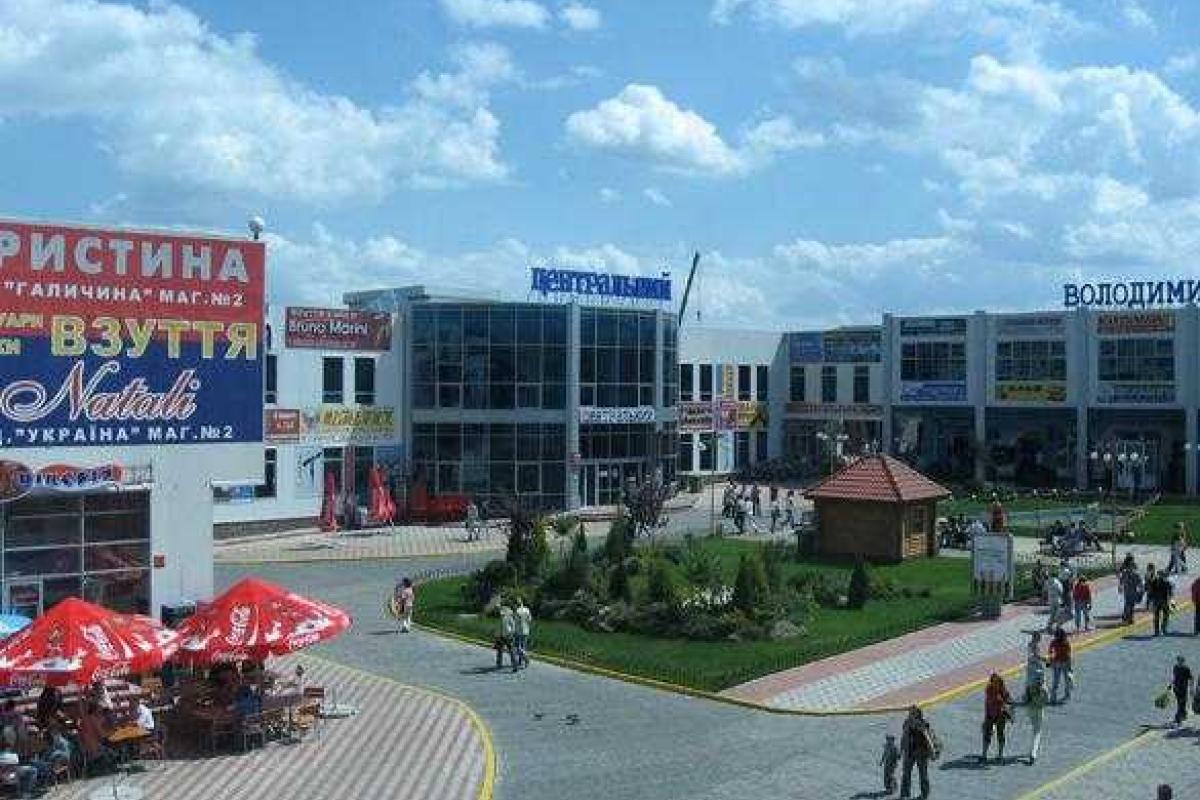 В туалете львовского рынка найден труп мужчины