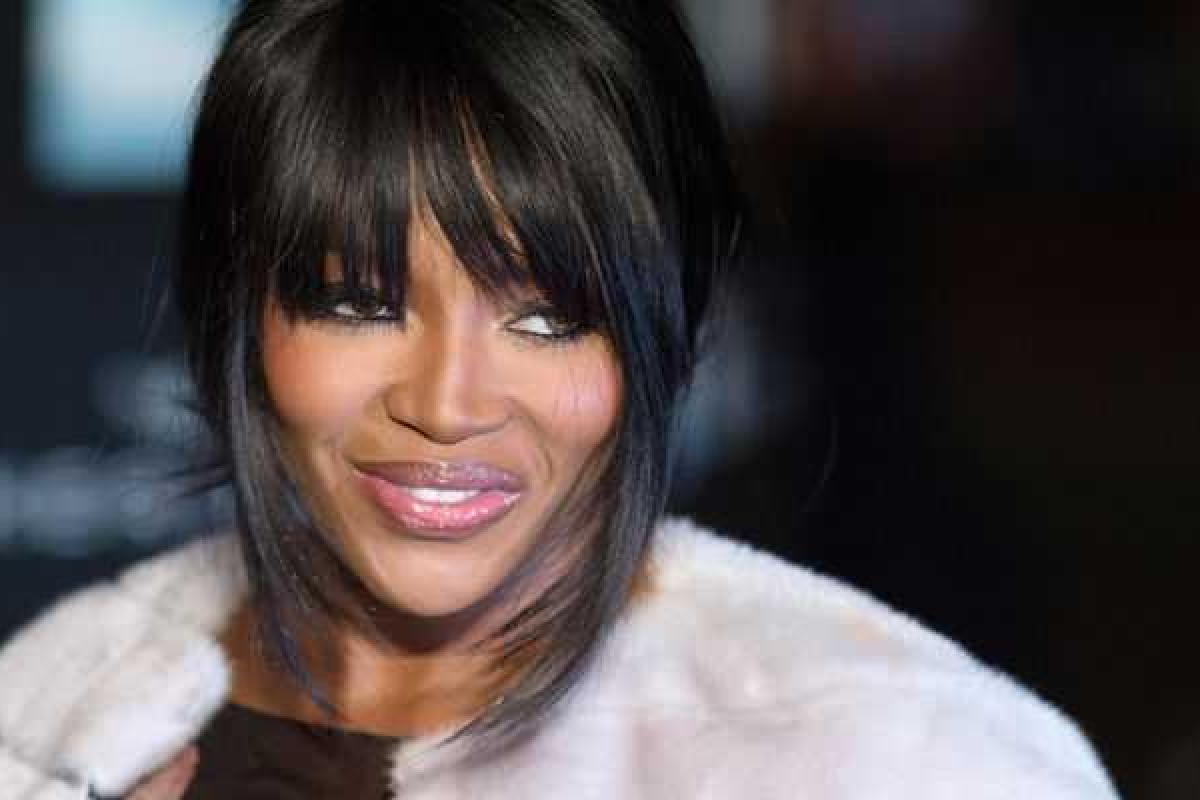 Звезду подиумов Наоми Кэмпбелл заметили в инвалидной коляске