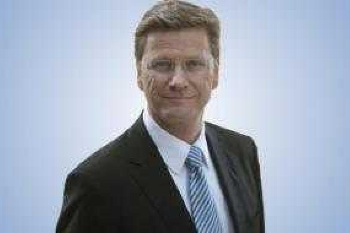 Бывший глава МИД Германии скончался от лейкемии