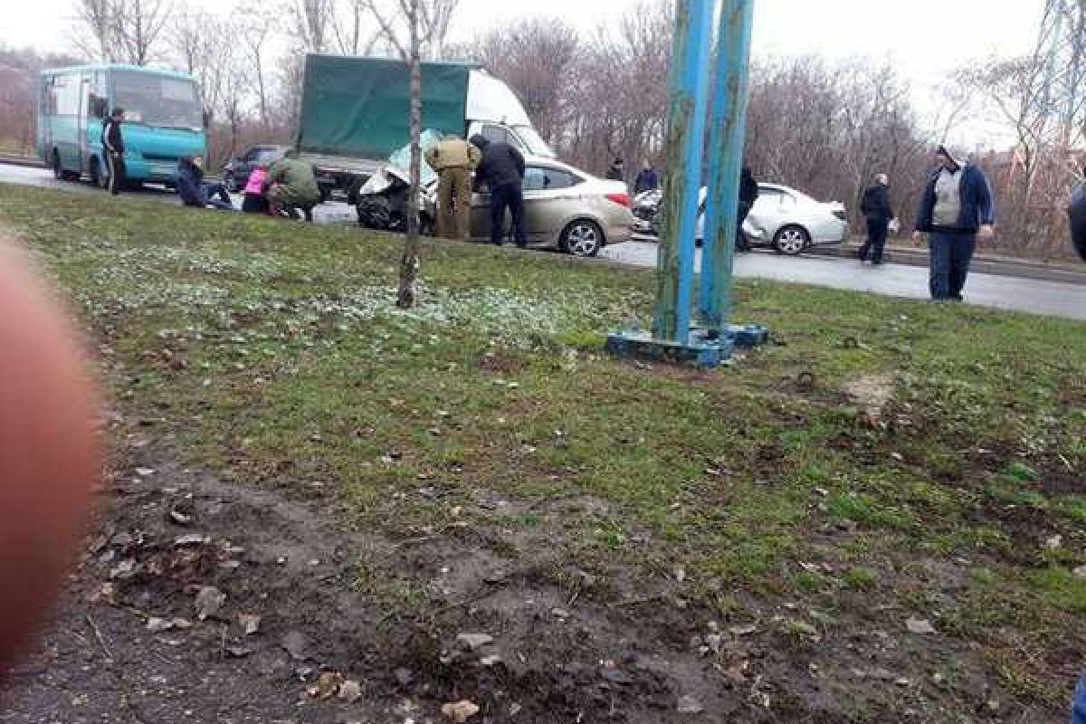 В оккупированном Донецке произошло три ДТП, - соцсети В оккупированном Донецке произошло три ДТП, - соцсети