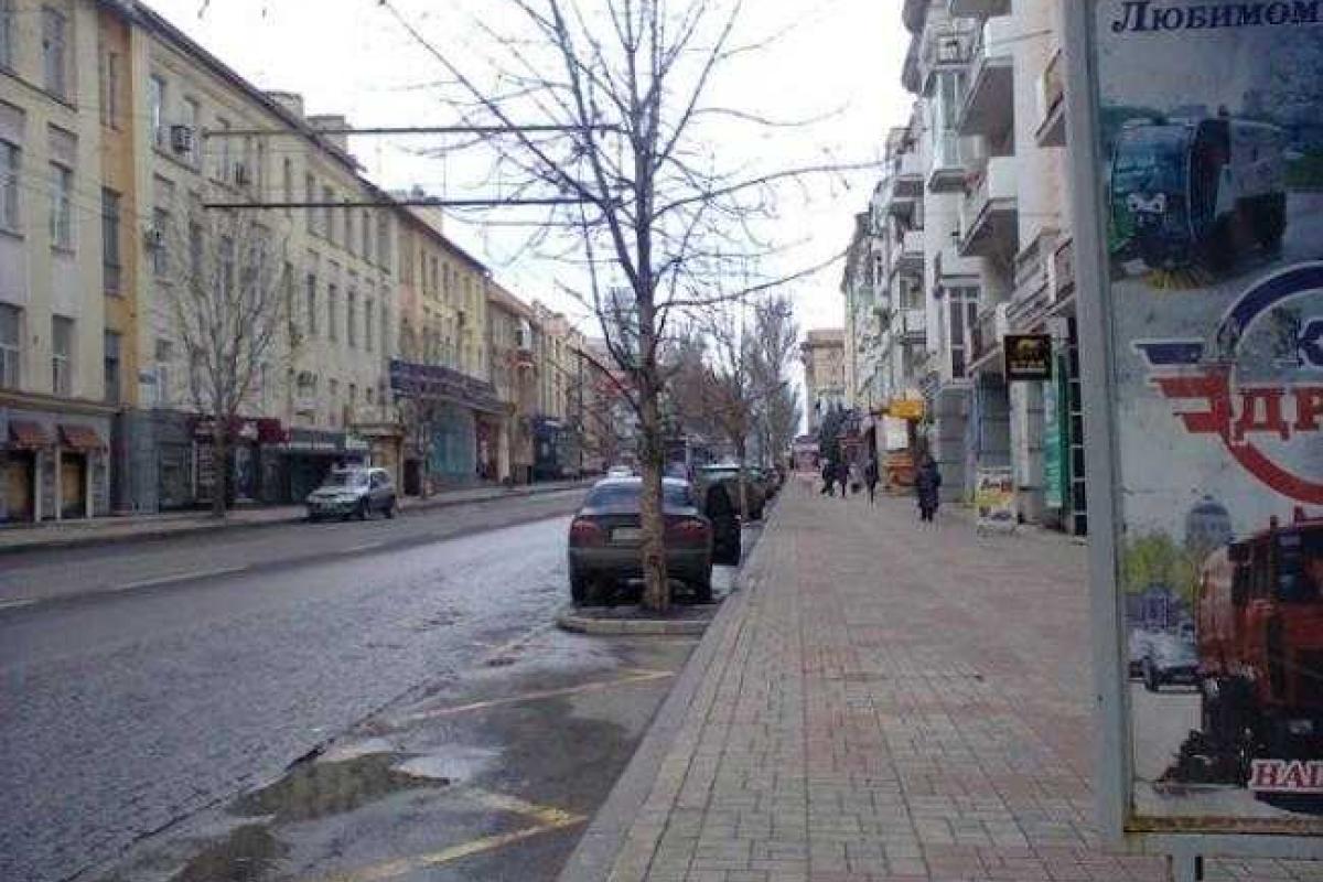 Дончанин показал пустынные улицы оккупированного Донецка Дончанин показал пустынные улицы оккупированного Донецка