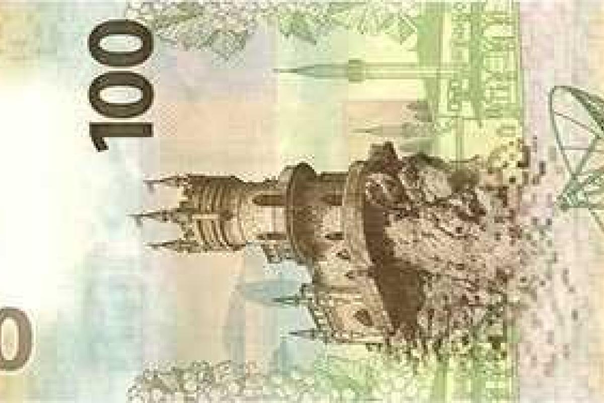 У российского депутата не приняли оплату банкнотами с изображением Крыма - СМИ