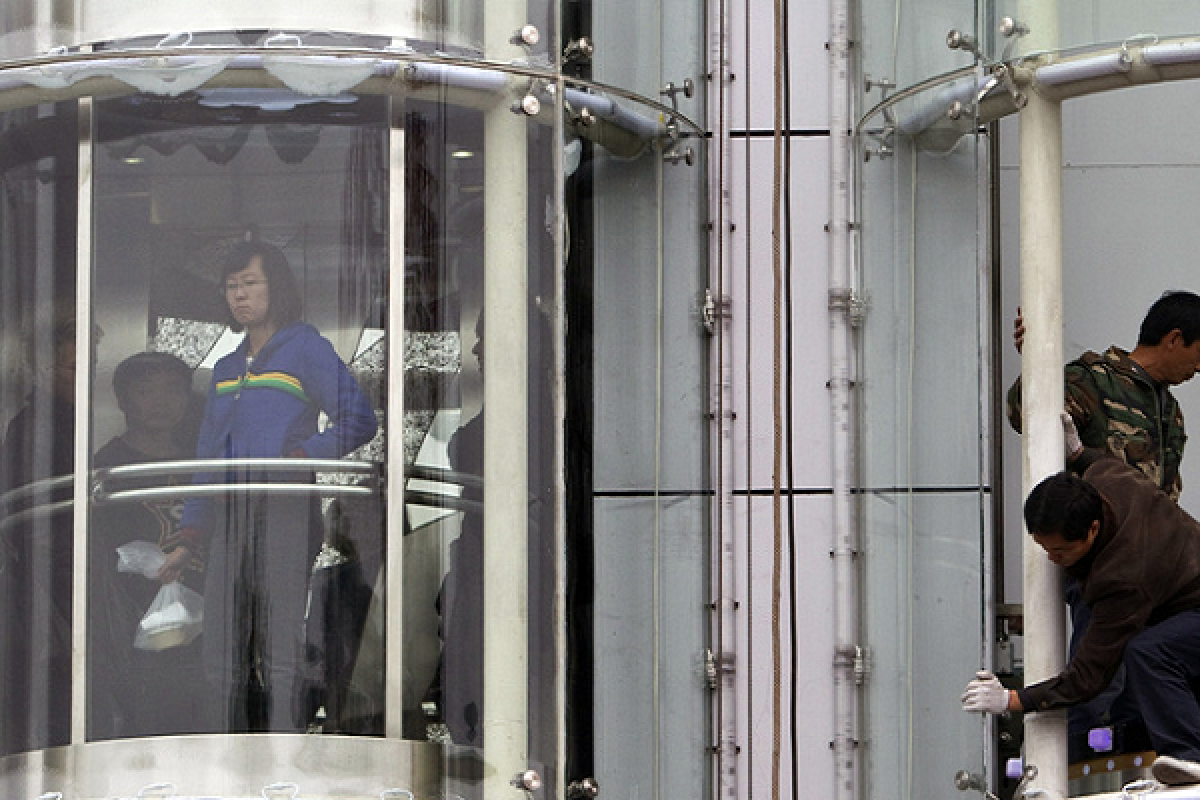 Китаянка умерла в застрявшем лифте, тело обнаружили только через месяц