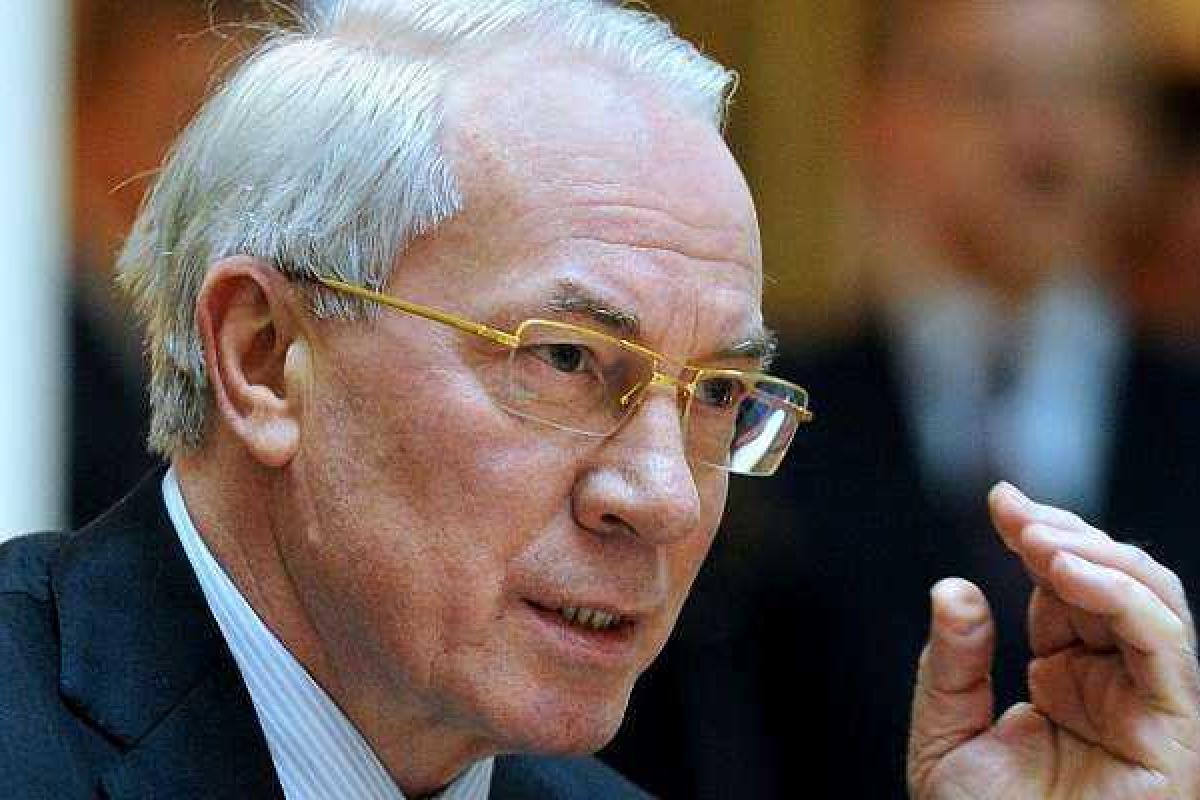 Азаров предложил Яценюку пари