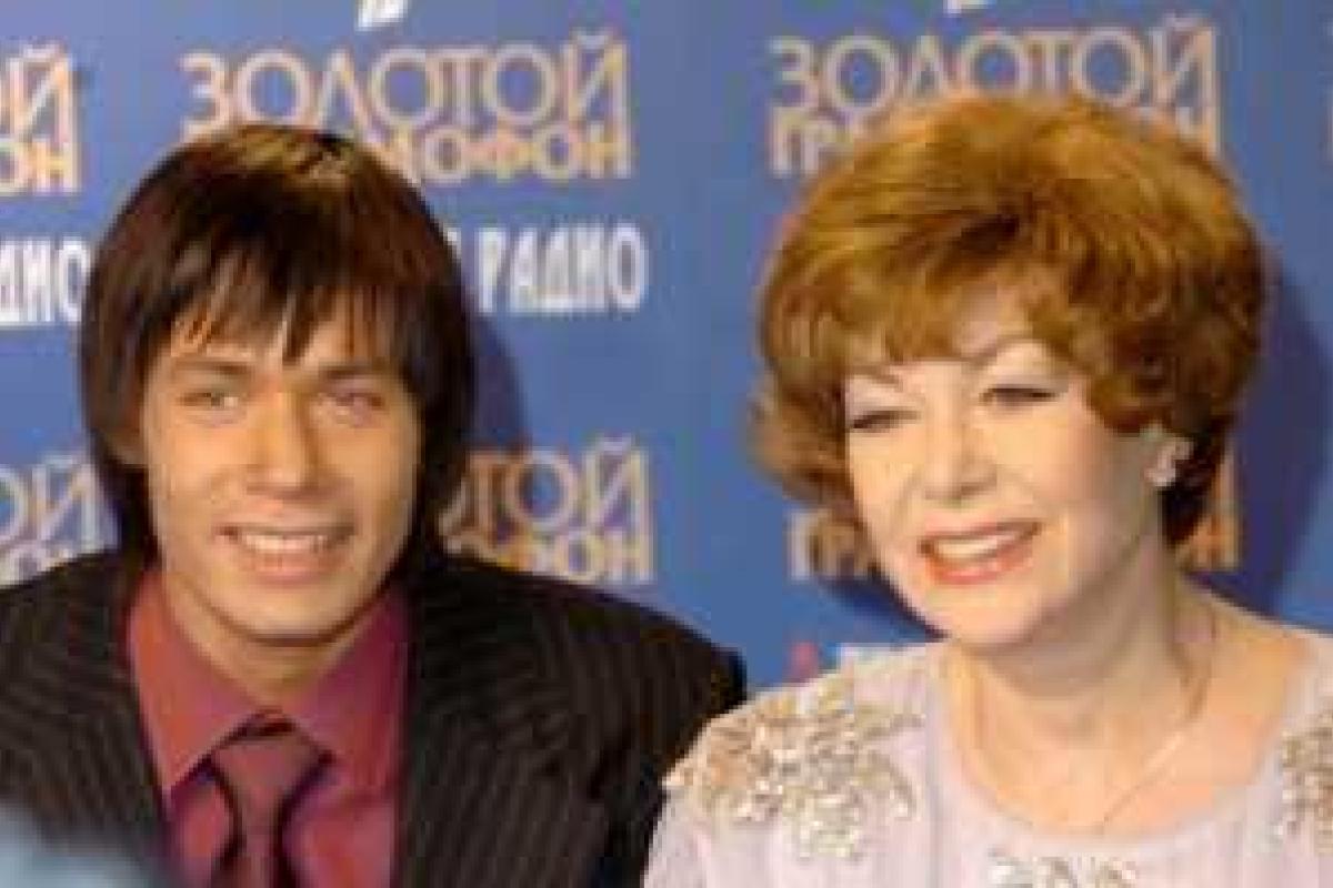 Эдита Пьеха призналась, что еще ни разу не видела своего полуторагодовалого правнука