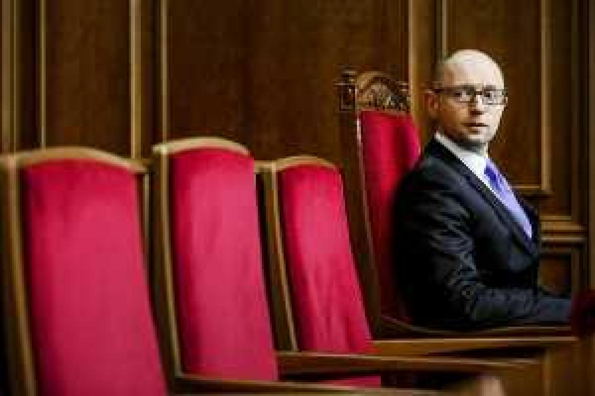 Кабмину Яценюка осталось две недели