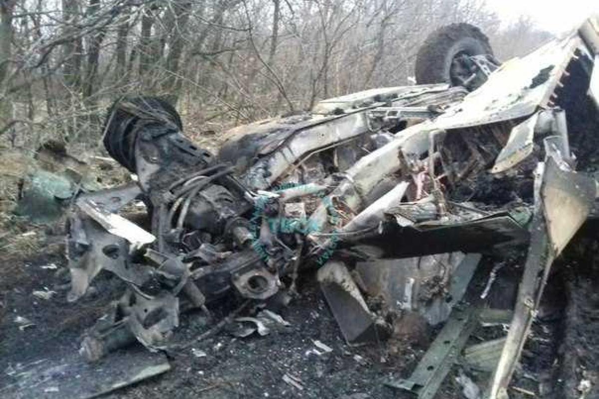 Украинские военнослужащие подорвались в бронеавтомобиле на собственной мине
