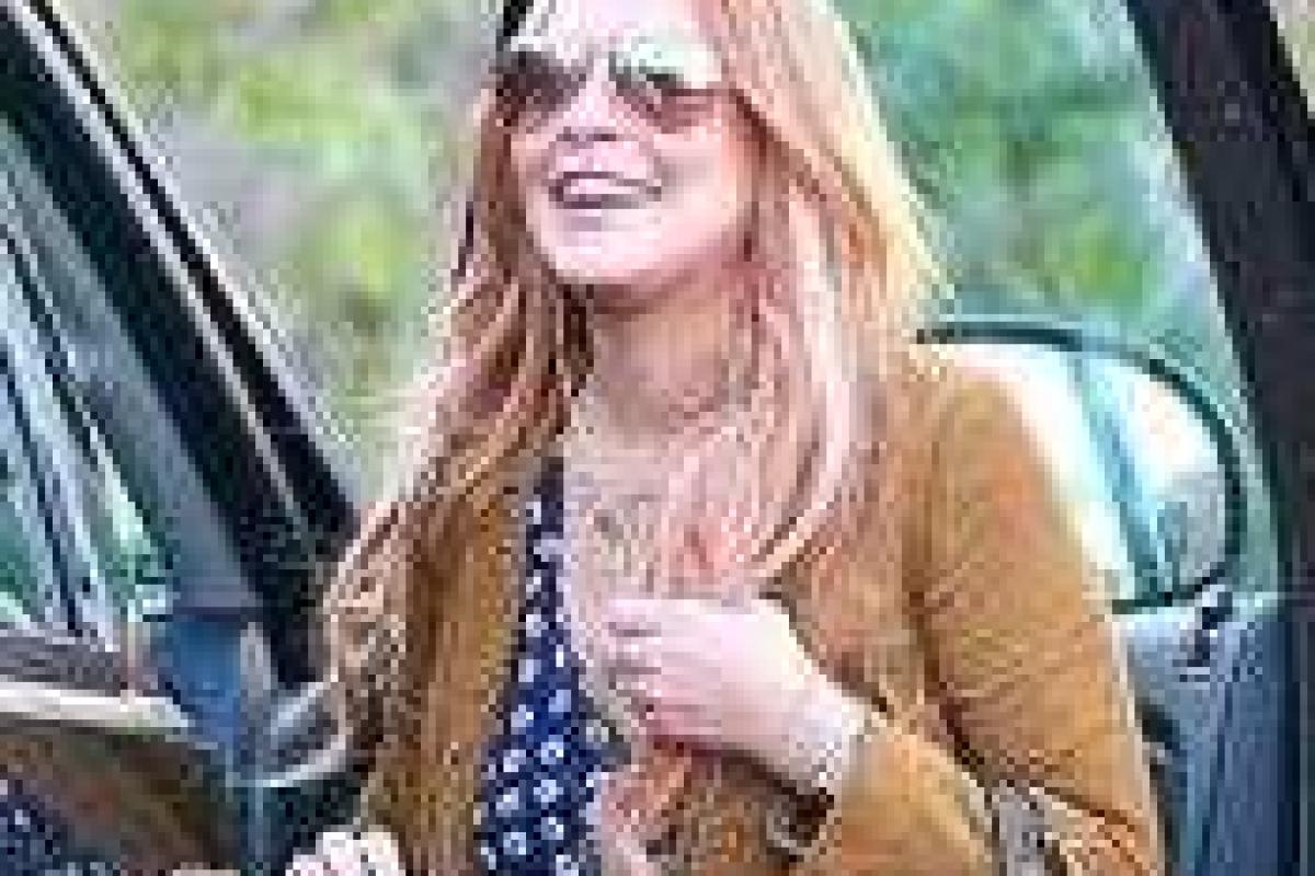 Линдси Лохан встречается с русским парнем Линдси Лохан встречается с русским парнем