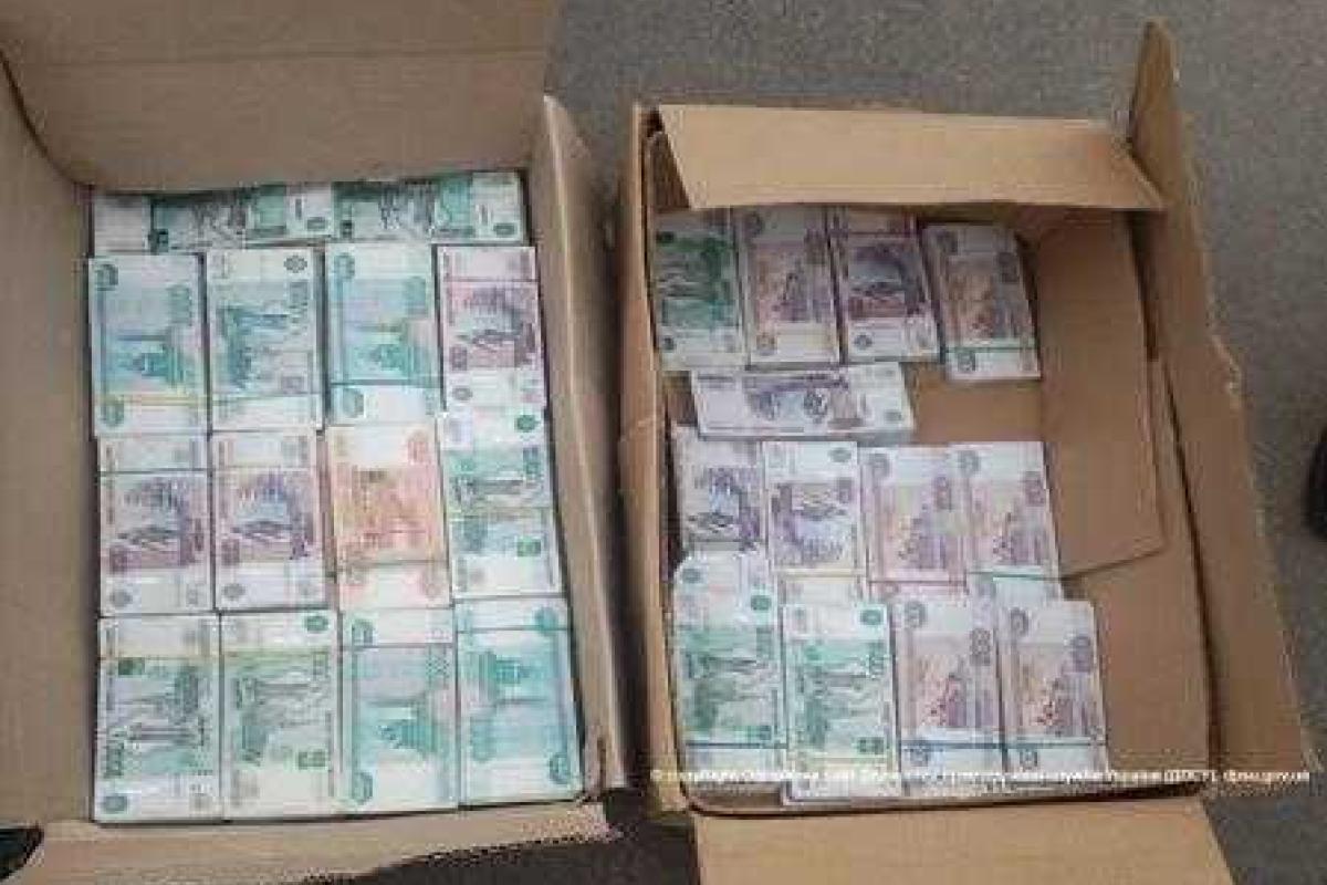 Через КПВВ «Зайцево» пытались провезти почти 5 миллионов рублей Через КПВВ «Зайцево» пытались провезти почти 5 миллионов рублей