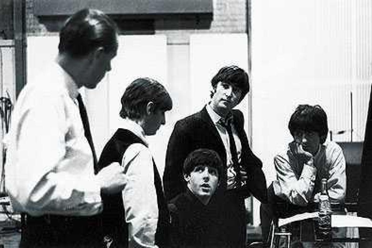 Скончался продюсер The Beatles Джордж Мартин Скончался продюсер The Beatles Джордж Мартин