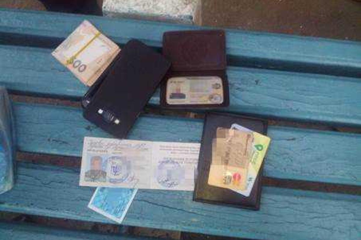 На Луганщине полицейские попались на взятке в 90 тысяч гривен На Луганщине полицейские попались на взятке в 90 тысяч гривен