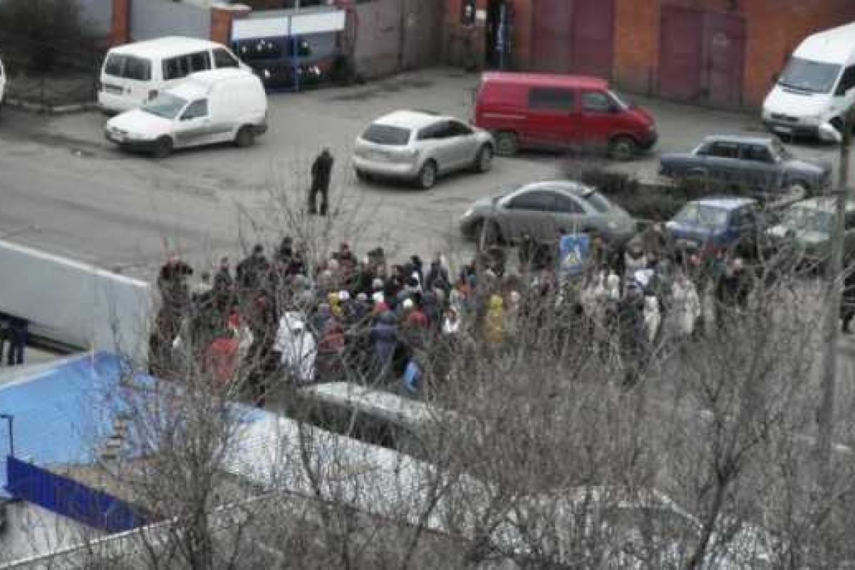 Около 60-ти человек перекрыли трассу «Киев — Харьков»