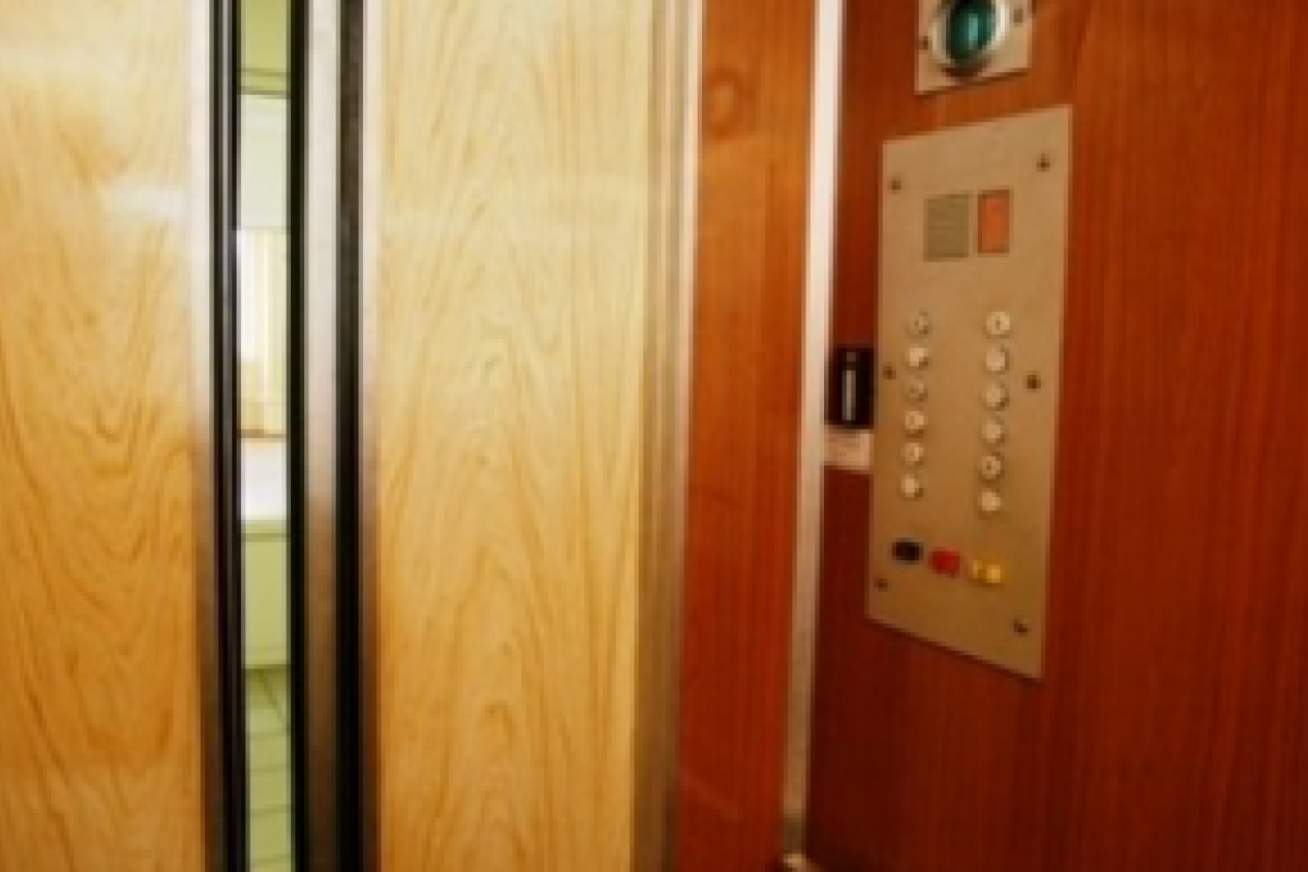 В Китае в поломанном лифте обнаружили тело 43-летней женщины