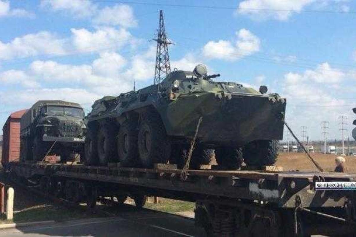 В оккупированный Крым прибыла очередная порция военной техники из России