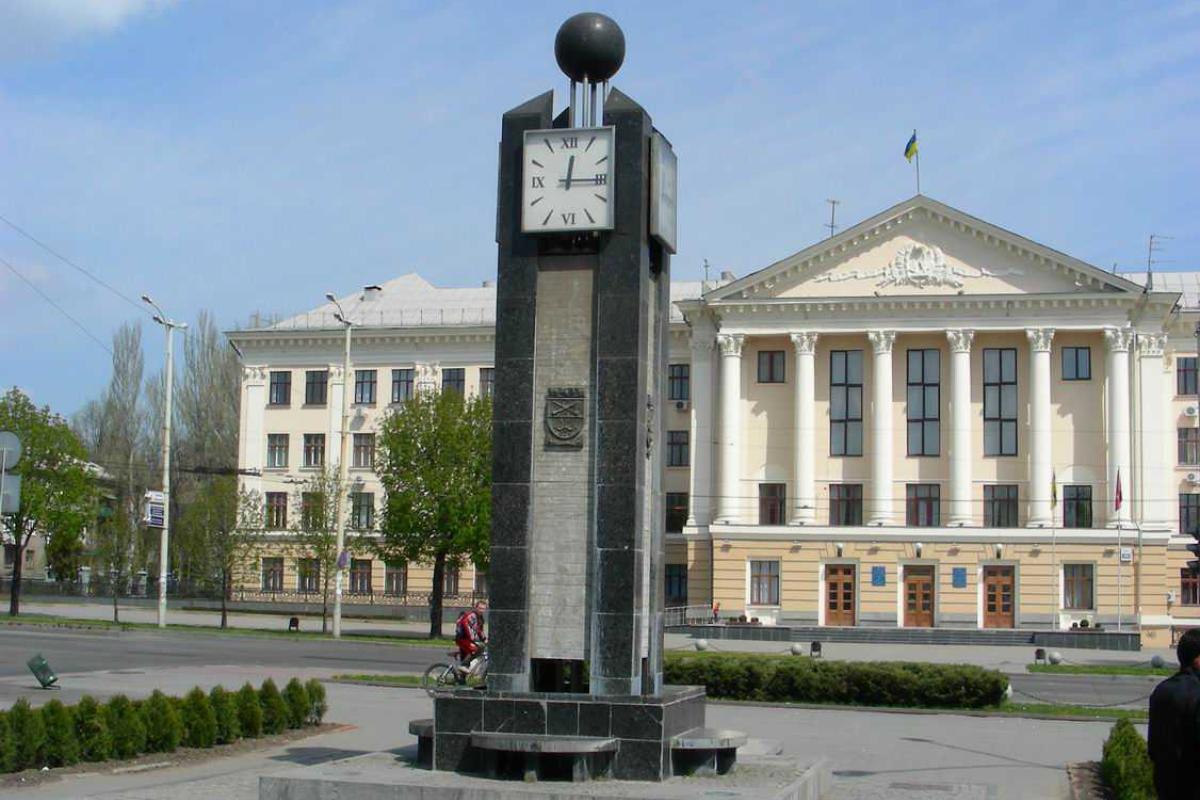 В Запорожье распилили памятник Дзержинского