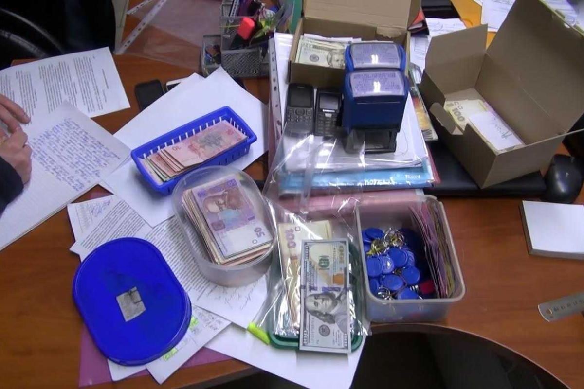 На стройке в Харькове разоблачили масштабные махинации с наемными работниками