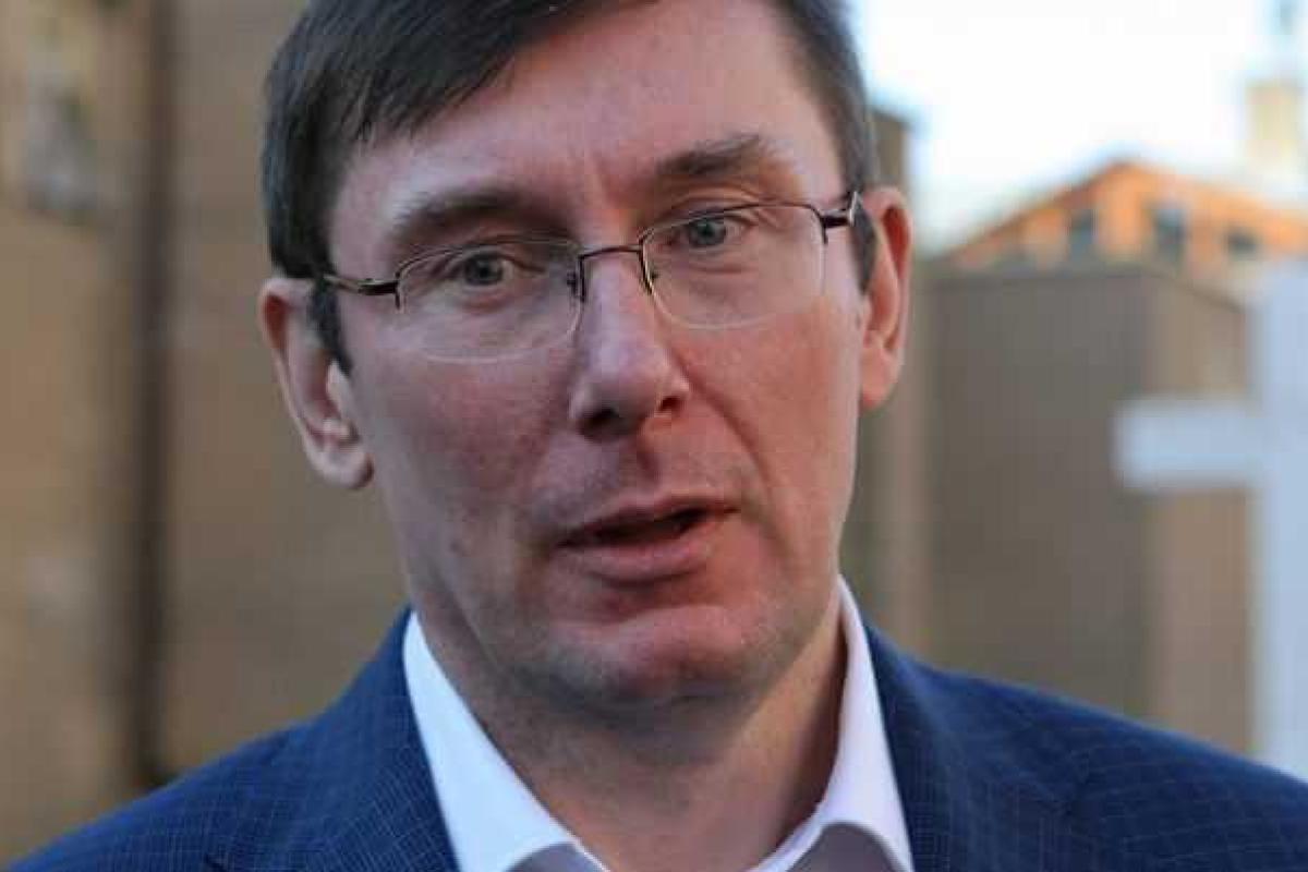 Мочанов: Генпрокурор без юробразования должен лечиться у врачей без медобразования Мочанов: Генпрокурор без юробразования должен лечиться у врачей без медобразования