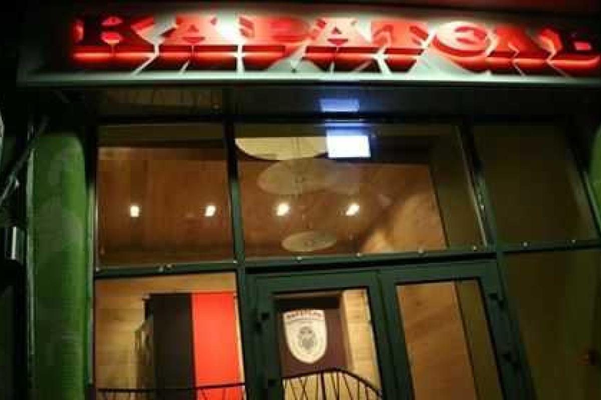 "Официанты в камуфляже - это дешевая спекуляция на теме войны" - волонтер раскритиковал столичное кафе "Каратель"