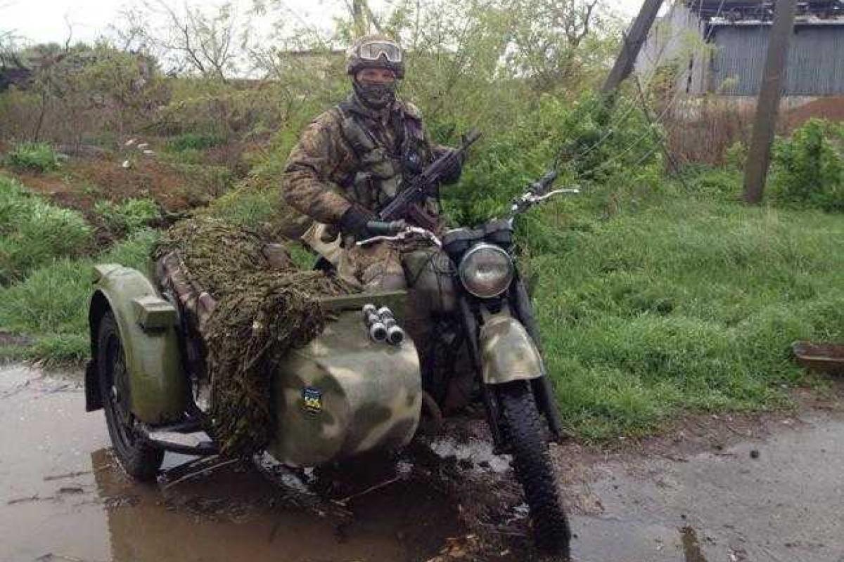 Бойцы в зоне АТО обзавелись боевым мотоциклом Бойцы в зоне АТО обзавелись боевым мотоциклом