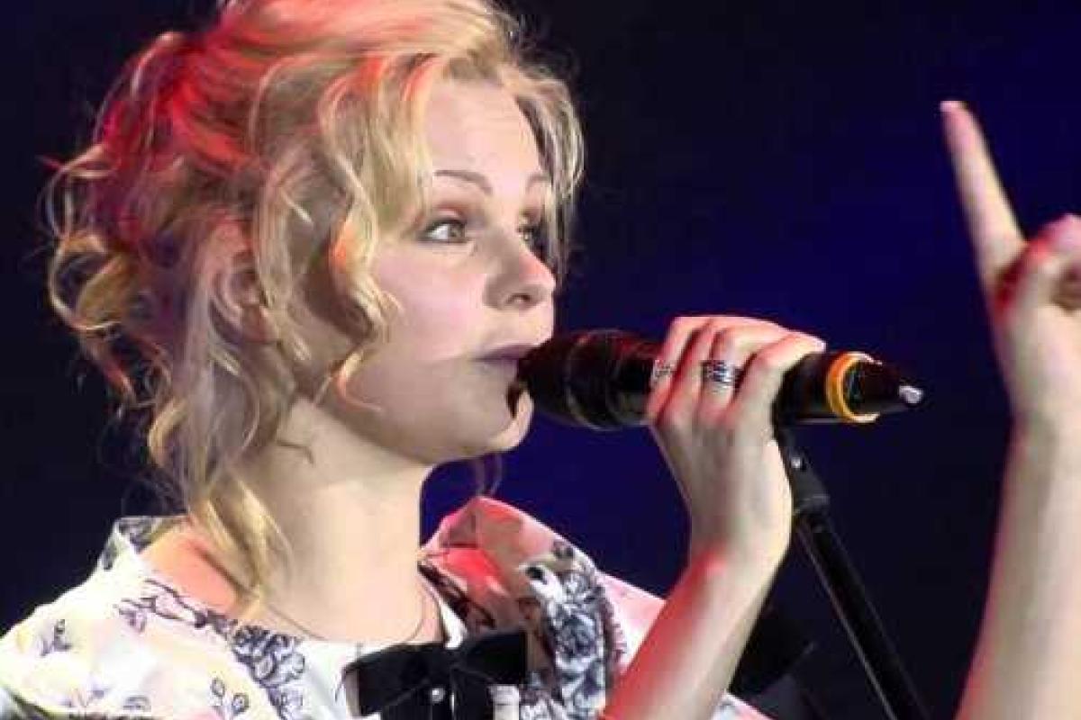 Экс-солистка «Ленинграда» представит две песни до выхода альбома 