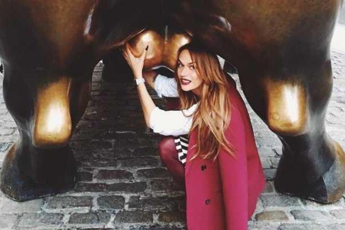 Алена Водонаева удивила поклонников откровенным фото с быком Алена Водонаева удивила поклонников откровенным фото с быком