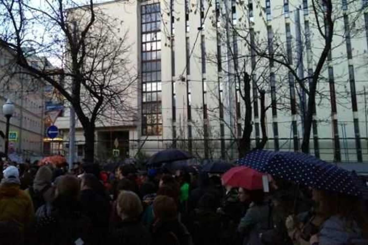 В Москве сносят Таганскую АТС, несмотря на протесты местных жителей