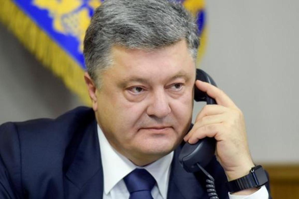 Порошенко обсудил с Путиным Савченко и ГРУшников Порошенко обсудил с Путиным Савченко и ГРУшников