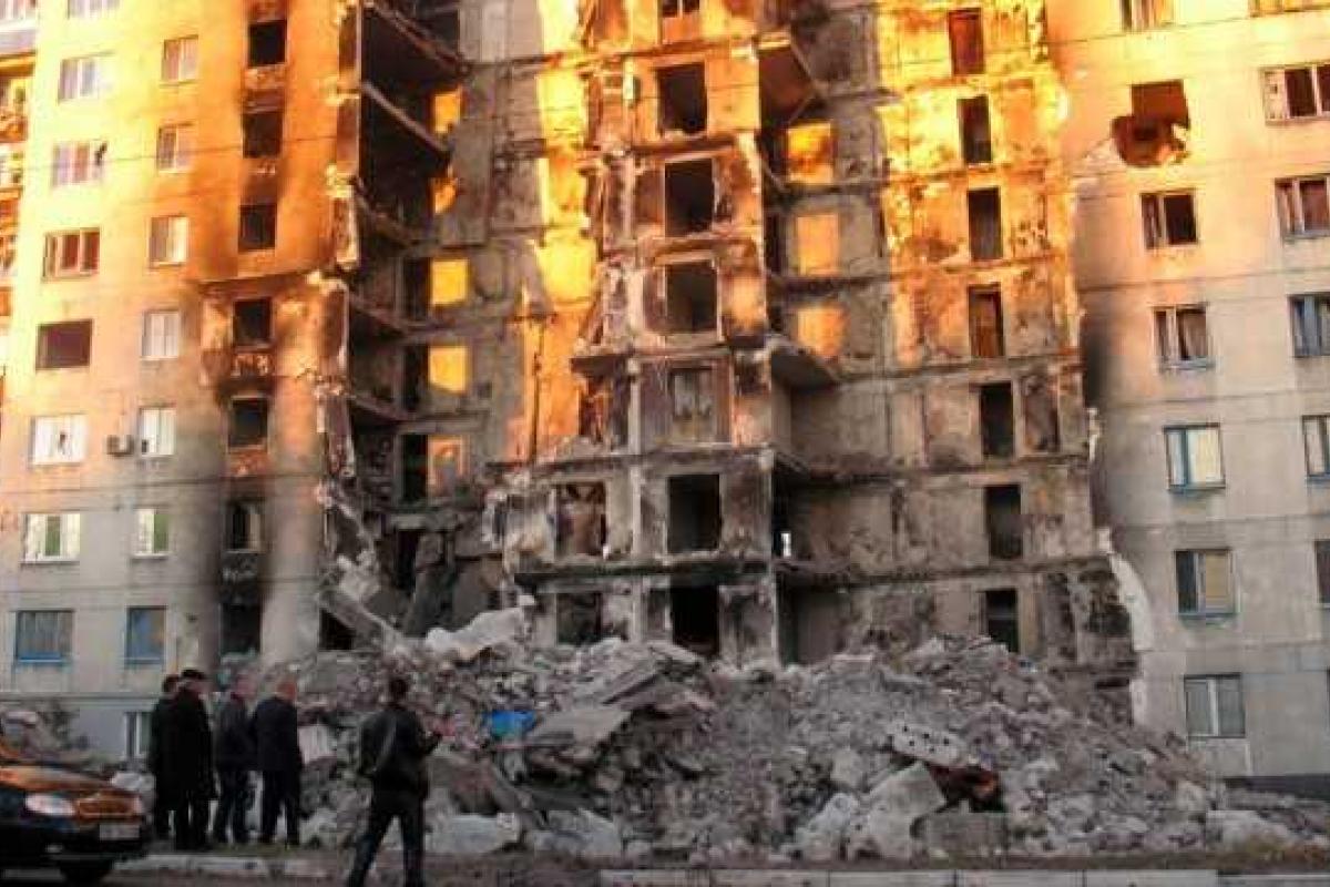 Деньги выделены, но не получены. В Лисичанске не спешат выплачивать компенсации жителям разрушенного дома 