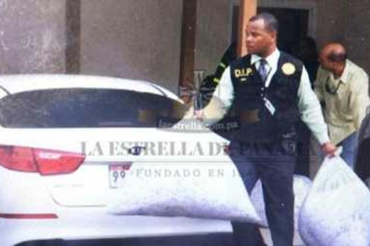 В панамской фирме нашли мешки с уничтоженными документами